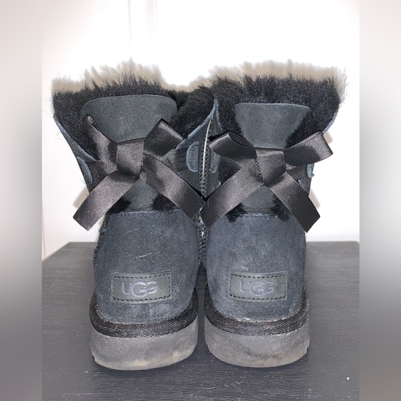 UGG Mini Bailey Bow II Boot - Size 7 - Picture 3 of 7